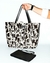 TOTE EUGENIA PELO VACA BLANCO Y NEGRO - comprar online