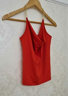 Imagen de Top Isabella De Satén cuello volcado con breteles cadena dorada Art 3559