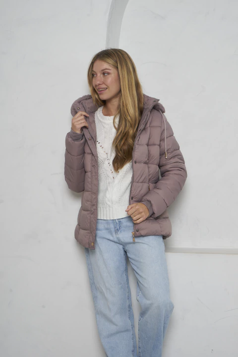 Campera Puffer con capucha desmontable forrada en pielcita. Art: 7288 - comprar online