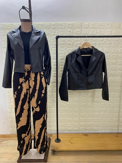 Imagen de Blazer corto engomado con solapa un botón. Art: 9666