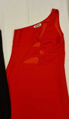Vestido Elsa De Crepe un hombro con detalle de frunce en la pechera Art 7063 en internet
