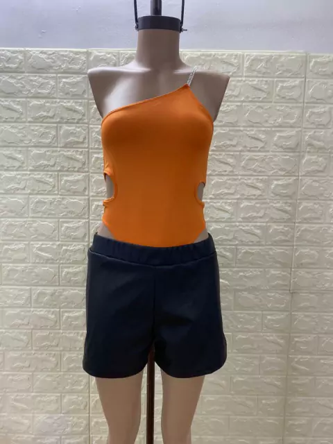 Body Brandy De Microfibra un hombro con detalle de strass abertura en los costados y broche a presión Art 7096