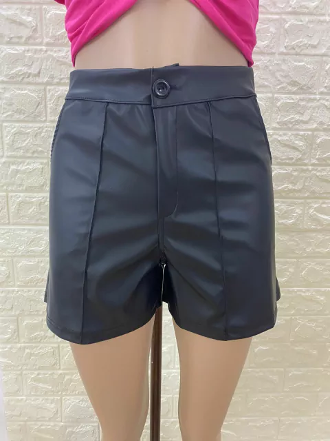 Short Engomado con pespunte y bolsillos de costados y atrás art 2154