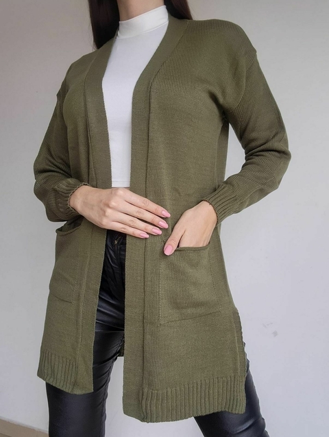 Cardigan largo con bolsillos y tajos a los costados. Art: 9716 - comprar online