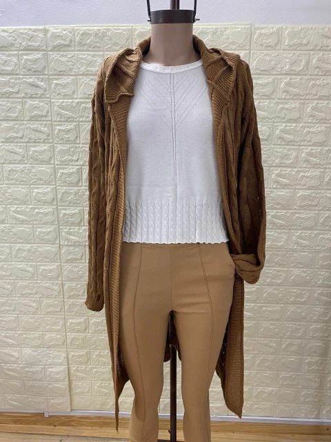 Cardigan largo trenzado con capucha y bolsillos. Art: 9719