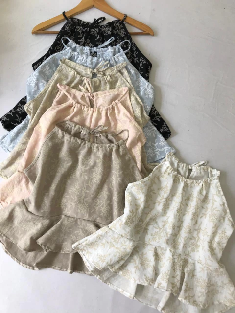 TOP HALTER *CEY PUFFING*