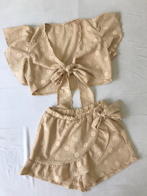 CONJUNTO TOP Y SHORT POLLERA *BRODERIE FENDI*