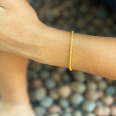 Pulseira Com Corrente Delicada Folheado Em Ouro 18k - comprar online