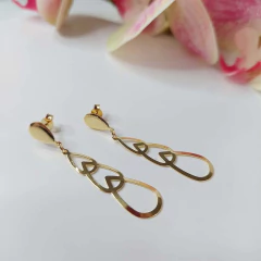 Brinco Três Gotas Vazadas Folheado Em Ouro 18k na internet