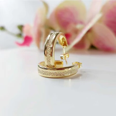 Brinco Argola Trabalhada Folheado Em Ouro18k na internet