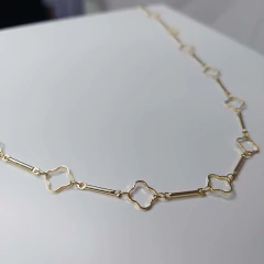 Colar Curto Flor Vazada Folheada Em Ouro 18k na internet