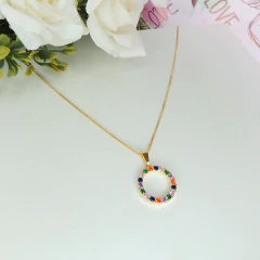 Imagem do Colar Pingente Circulo De Zircônia Colorida Folheado A Ouro 18k