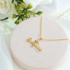 Imagem do Colar Pingente Gratidão Cruz Colorida Folheado A Ouro 18k