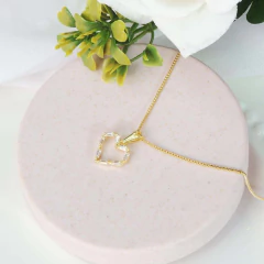 Imagem do Colar Pingente Coração De Zircônias Brancas Folheado A Ouro 18k