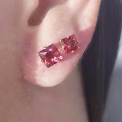 Duo Quadrado De Zircônias Vermelhas Folheado Em Ouro 18k - comprar online