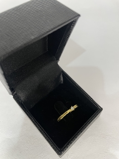 Anel feminino pedra mini
