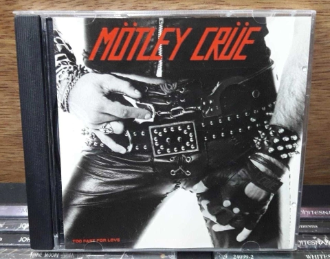 Mötley Crüe - Too Fast For Love