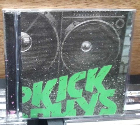 Dropkick Murphys - Turn Up That Dial