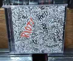 Paramore Riot!