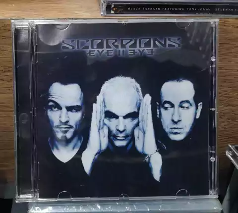 Scorpions Eye II Eye