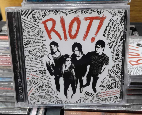 Paramore Riot!