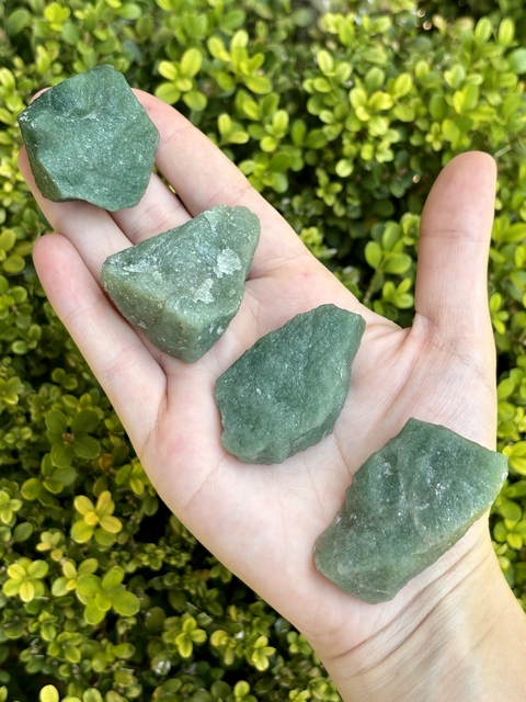 Quartzo Verde Bruto P (30 a 50gr) Saúde e Equilíbrio