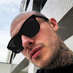 Imagem do XENON - POLARIZADO