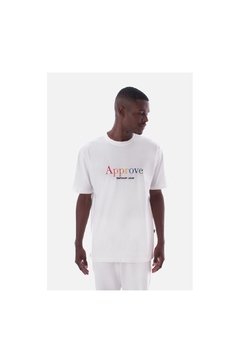 CAMISETA REGULAR APPROVE RAINBOW OFF WHITE | 0295 - LOJA IZZY
