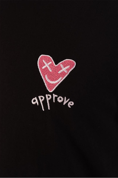 CAMISETA APPROVE REGULAR HEART BASIC PRETA | 3818 na internet