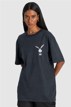 CAMISETA BAW REGULAR BUGS BUNNY ILLUSION PRETO | 80024040 - comprar online