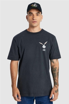 CAMISETA BAW REGULAR BUGS BUNNY ILLUSION PRETO | 80024040 - loja online