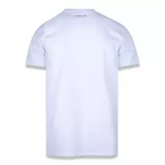 CAMISETA NEW ERA BASICO ESSENTIALS FLAGS BRANCO | NEI20TSH042/NEPERTSH002 - LOJA IZZY