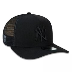 BONE NEW ERA TRUCKER 940 CORE BASIC NY PRETO | MBI22BON123 na internet