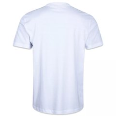 CAMISETA NEW ERA BASICO ESSENTIALS NEYYAN BRANCO | MBI22TSH082/MBPERTSH011 na internet