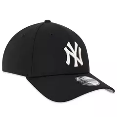 BONÉ NEW ERA 3930 Q324 BLACK STONE NEW YORK YANKEES PRETO | MBI25BON080 - LOJA IZZY