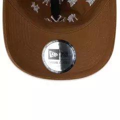 BONÉ NEW ERA CASCLA TONAL MONOGRAM NEW YORK YANKEES MARROM | MBI25BON090 - comprar online