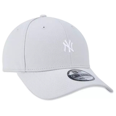 BONE NEW ERA 940 SNAPBACK MINI LOGO NEW YORK YANKEES BEGE | MBV23BON098 na internet