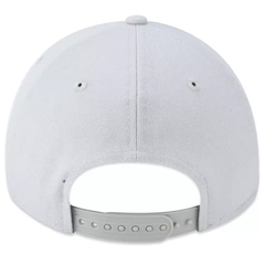 BONE NEW ERA 940 SNAPBACK MINI LOGO NEW YORK YANKEES BEGE | MBV23BON098 - LOJA IZZY