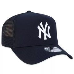 BONE NEW ERA TRUCKER 940 NEW YORK YANKEES MARINHO | MBV23BON138 na internet
