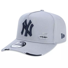 BONE NEW ERA 940 DESTROYED NY CINZA | MBV24BON104