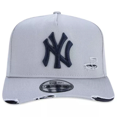 BONE NEW ERA 940 DESTROYED NY CINZA | MBV24BON104 - comprar online