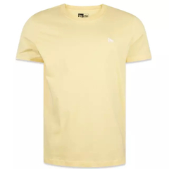 CAMISETA NEW ERA BASICO ESSENTIALS FLAGS AMARELO | NEI20TSH042/NEPERTSH002