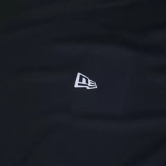 CAMISETA NEW ERA PERFORMANCE REFLETIVA PRETO/VERDE | NEV23TSH093 na internet