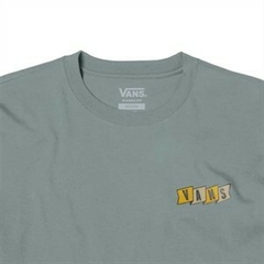 CAMISETA VANS BANNER LOGO LS TEE CHINOIS GREEN | VN00003JRL6CASA - LOJA IZZY