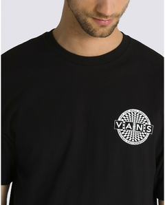 CAMISETA VANS WARPED CHECKERBOARD LOGO SS TEE BLACK | VN0008SFBLKCASA na internet