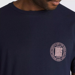 CAMISETA VANS CIRCLE RACER LOCKUP SS NAVY | VN000F54NVYCASA - LOJA IZZY