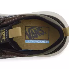 TENIS VANS UA ULTRARANGE EXO SE BLACK/OLIVE | VN0A4UWMBKOCASA - LOJA IZZY