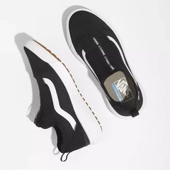 TENIS VANS UA ULTRARANGE EXO SLIP - (KNIT) BLACK/TRUE WHITE | VN0A5HFBG0T na internet