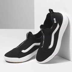 TENIS VANS UA ULTRARANGE EXO SLIP - (KNIT) BLACK/TRUE WHITE | VN0A5HFBG0T - LOJA IZZY