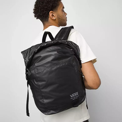 MOCHILA VANS VANS ROLLTOP BACKPACK BLACK | VN0A5KJHBLK na internet